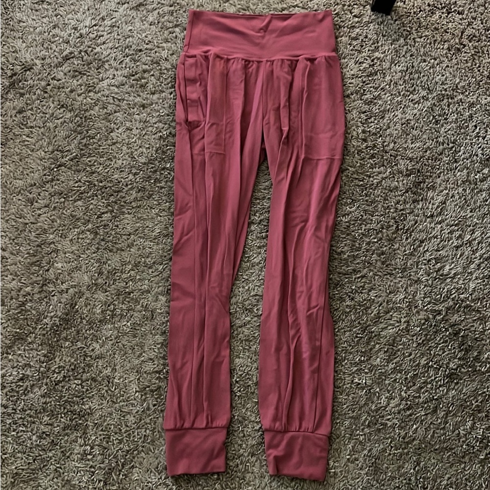 Athleta salutation jogger